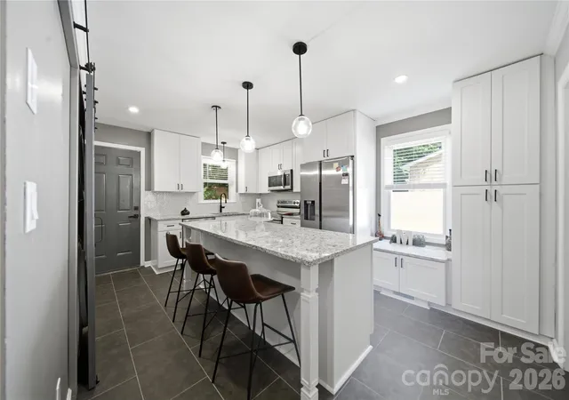 Photo 4 of Single family home for sale at 131 Hickory Ln, York, SC 29745 | MLS# 4400847 | Listing updated on 2026-10-16