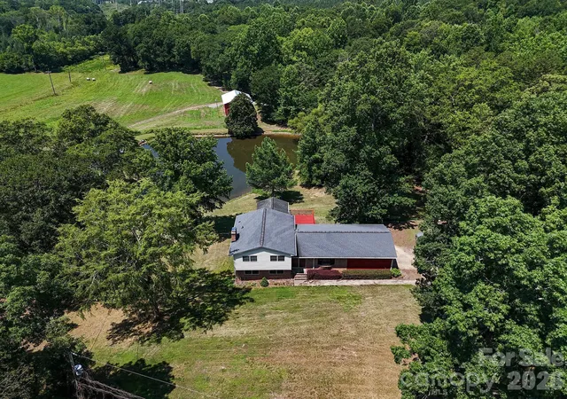 Homes for sale in Dallas, NC | 813 Robinson Clemmer Rd, Dallas, NC 28034 | MLS# 4400860