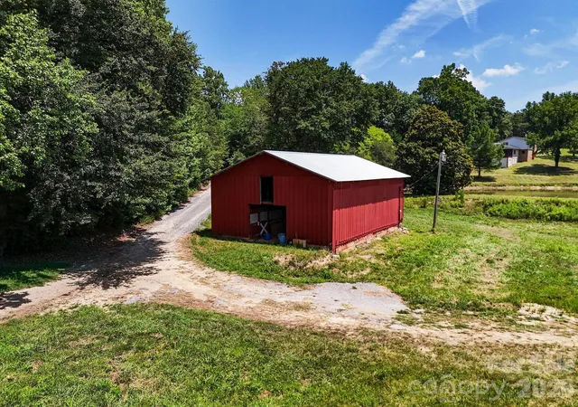 Homes for sale in Dallas, NC | 813 Robinson Clemmer Rd, Dallas, NC 28034 | MLS# 4400860