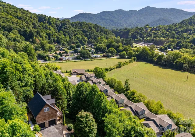 2nd image of 88 Mayflower Ct, Waynesville, NC 28785 | MLS# 4400885