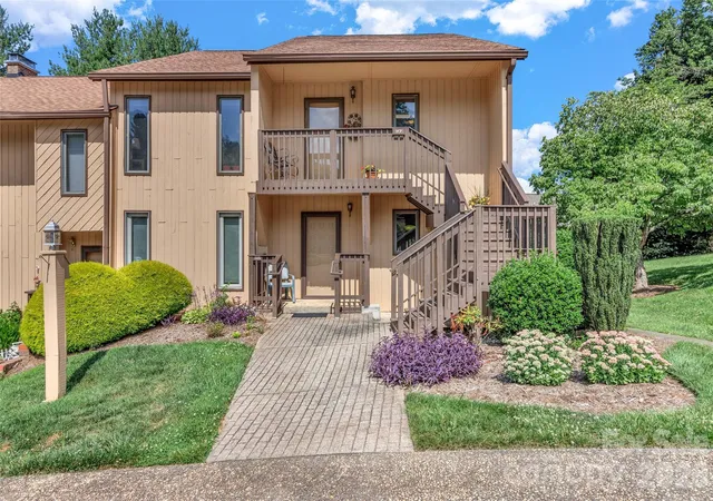 Homes for sale in Asheville, NC | 117 Pebble Creek Dr, Asheville, NC 28803 | MLS# 4400898