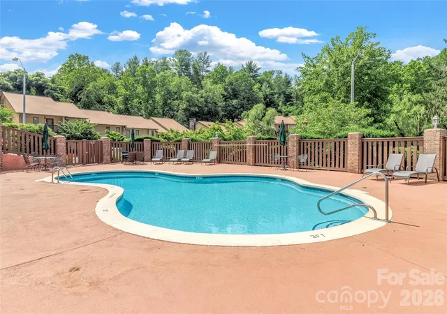 Homes for sale in Asheville, NC | 117 Pebble Creek Dr, Asheville, NC 28803 | MLS# 4400898
