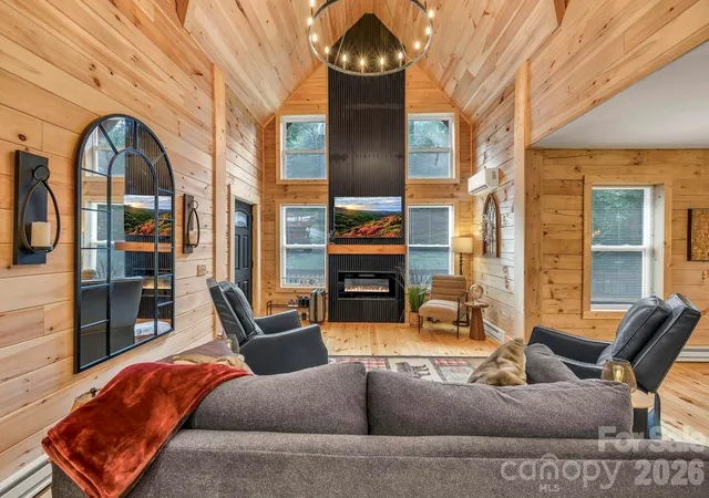 Photo 3 of Single family home for sale at 133 Greenbriar Rd, Beech Mountain, NC 28604 | MLS# 4400899 | Listing updated on 2026-07-28