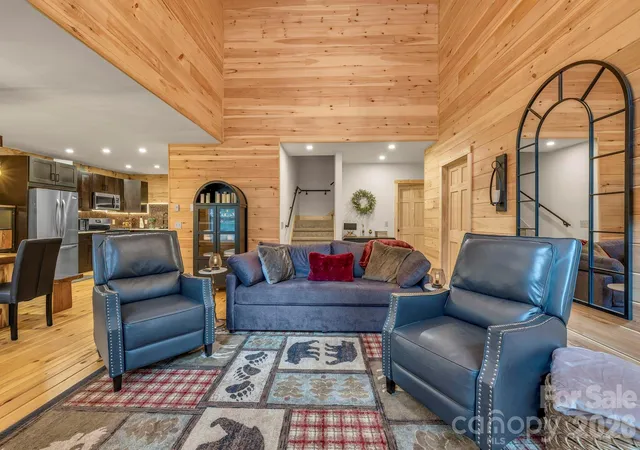 Photo 4 of Single family home for sale at 133 Greenbriar Rd, Beech Mountain, NC 28604 | MLS# 4400899 | Listing updated on 2026-07-28
