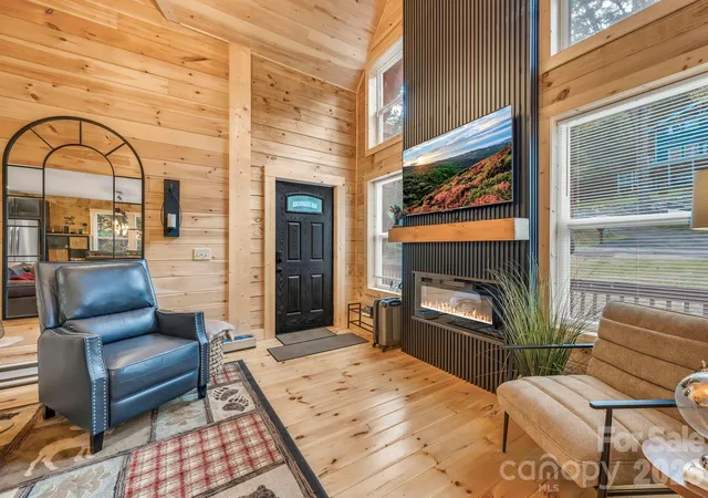 Photo 5 of Single family home for sale at 133 Greenbriar Rd, Beech Mountain, NC 28604 | MLS# 4400899 | Listing updated on 2026-07-28