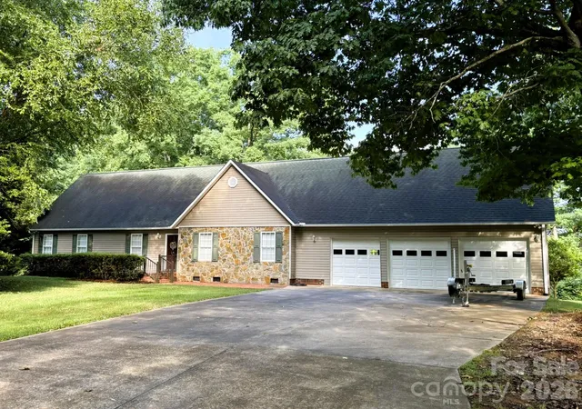 Photo 1 of Single family home for sale at 130 Canoe Ct, Mount Gilead, NC 27306 | MLS# 4400919 | Listing updated on 2026-08-24
