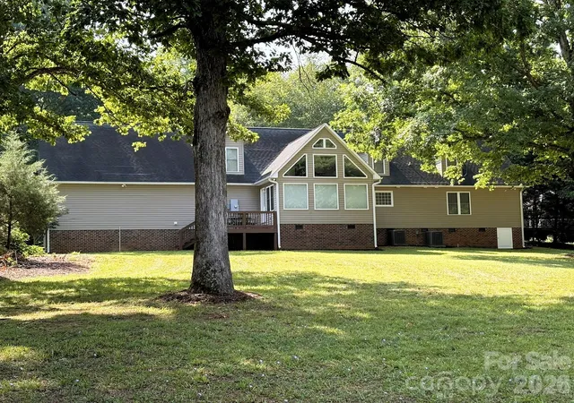 Photo 3 of Single family home for sale at 130 Canoe Ct, Mount Gilead, NC 27306 | MLS# 4400919 | Listing updated on 2026-08-24