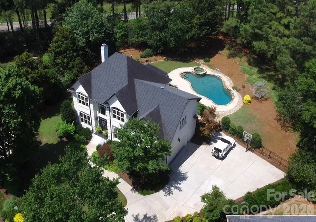 Photo 1 of Single family home for sale at 18719 Cannon Xing Way, Davidson, NC 28036 | MLS# 4400931 | Listing updated on 2026-10-03