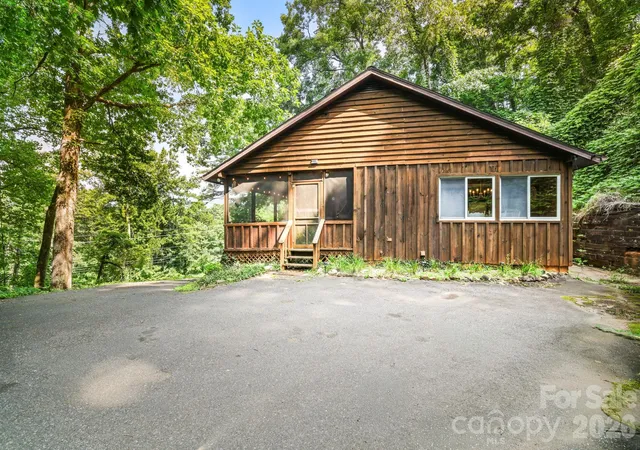 Homes for sale in Bryson City, NC | 237 Biltmore Cir, Bryson City, NC 28713 | MLS# 4400933
