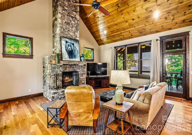 Photo 3 of Single family home for sale at 136 Merrills Ridge Rd, Asheville, NC 28803 | MLS# 4400955 | Listing updated on 2026-10-06