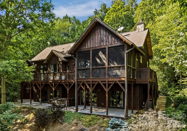 Photo 4 of Single family home for sale at 136 Merrills Ridge Rd, Asheville, NC 28803 | MLS# 4400955 | Listing updated on 2026-10-06