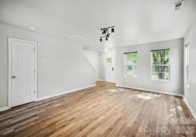 Photo 4 of Single family home for sale at 6111 Whispering Brk Ct, Charlotte, NC 28216 | MLS# 4400967 | Listing updated on 2026-09-13