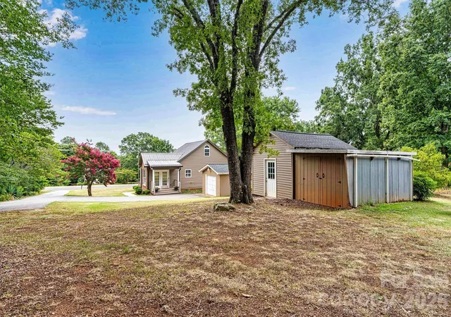 Homes for sale in Vale, NC | 7412 W Nc 10 Hwy, Vale, NC 28168 | MLS# 4400969