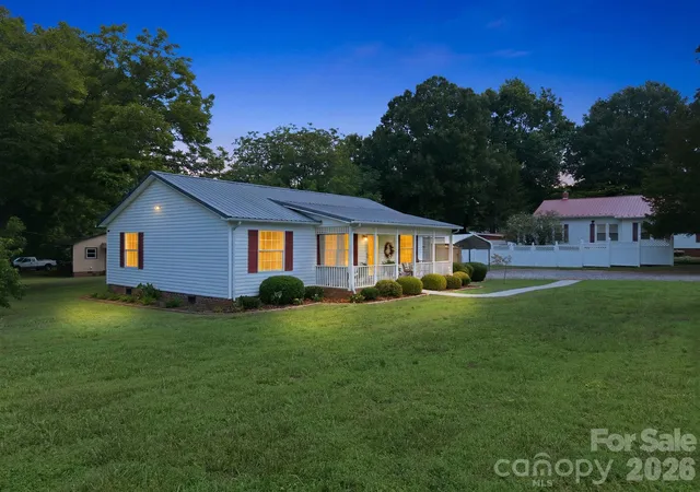 Homes for sale in Newton, NC | 112 W 23rd St, Newton, NC 28658 | MLS# 4400993