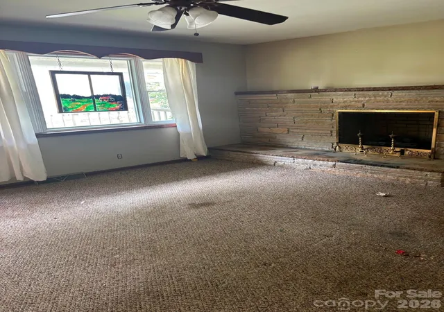 Photo 5 of Single family home for sale at 637 Toe Cane Rd, Bakersville, NC 28705 | MLS# 4400996 | Listing updated on 2026-08-25