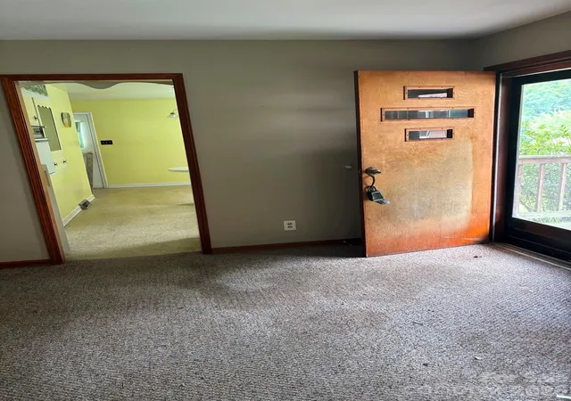 Photo 3 of Sale Pending at 637 Toe Cane Rd, Bakersville, NC 28705 | MLS# 4400996 | Listing updated on 2026-10-28