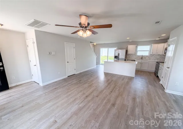 3rd image of 8222 Gabon Ct, Charlotte, NC 28215 | MLS# 4400999