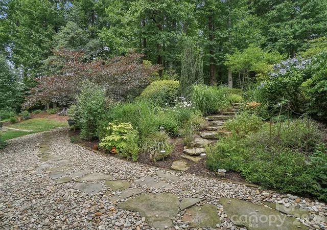 Homes for sale in Flat Rock, NC | 300 Pinnacle Peak Ln, Flat Rock, NC 28731 | MLS# 4401014