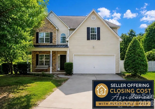 Photo 1 of Single family home for sale at 2001 Choke Berry Way, Waxhaw, NC 28173 | MLS# 4401025 | Listing updated on 2026-09-04