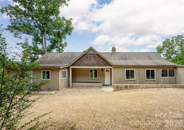 Photo 1 of Single family home for sale at 811 Town Mountain Rd, Asheville, NC 28804 | MLS# 4401044 | Listing updated on 2026-07-16