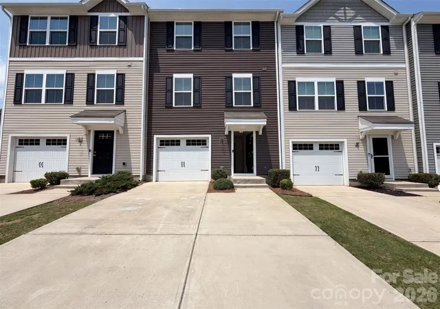 Homes for sale in Fort Mill, SC | 923 Taybyn Rd, Fort Mill, SC 29715 | MLS# 4401052