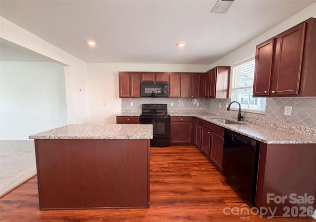 3rd image of 923 Taybyn Rd, Fort Mill, SC 29715 | MLS# 4401052