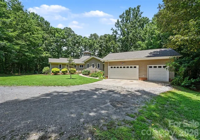 Photo 2 of Single family home for sale at 1837 White Ibis Ct, Clover, SC 29710 | MLS# 4401053 | Listing updated on 2026-07-25
