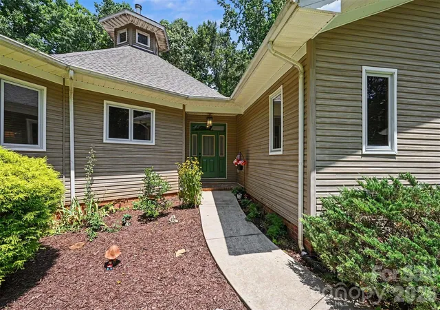 Photo 4 of Single family home for sale at 1837 White Ibis Ct, Clover, SC 29710 | MLS# 4401053 | Listing updated on 2026-07-25