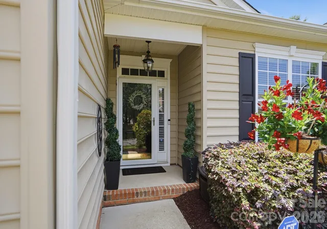 Photo 4 of Single family home for sale at 970 Platinum Dr, Fort Mill, SC 29708 | MLS# 4401063 | Listing updated on 2026-09-05