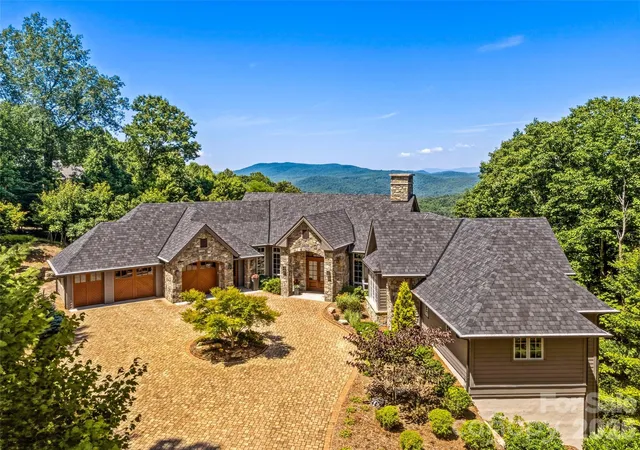 Photo 1 of Single family home for sale at 504 Hagen Dr, Hendersonville, NC 28739 | MLS# 4401071 | Listing updated on 2026-08-03