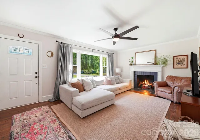 Photo 3 of Single family home for sale at 6409 Woodland Cir, Charlotte, NC 28216 | MLS# 4401074 | Listing updated on 2026-08-03