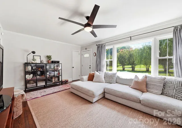 Photo 4 of Single family home for sale at 6409 Woodland Cir, Charlotte, NC 28216 | MLS# 4401074 | Listing updated on 2026-08-03