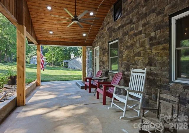 Photo 4 of Single family home for sale at 1367 Roundstone Rd, Sherrills Ford, NC 28673 | MLS# 4401103 | Listing updated on 2026-08-19