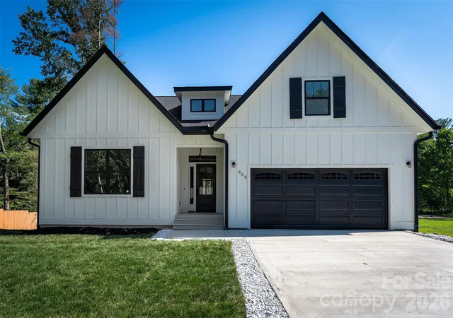 1st image of 808 Maybank Dr, Hendersonville, NC 28739 | MLS# 4401111