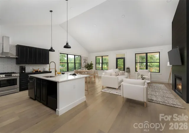 2nd image of 808 Maybank Dr, Hendersonville, NC 28739 | MLS# 4401111