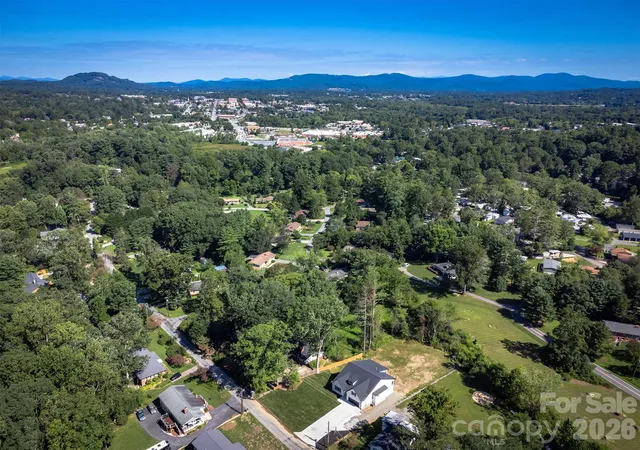 44th image of 808 Maybank Dr, Hendersonville, NC 28739 | MLS# 4401111