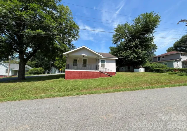 Homes for sale in Mount Holly, NC | 208 Bell St, Mount Holly, NC 28120 | MLS# 4401123