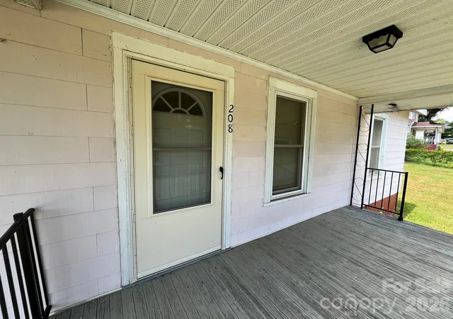 Homes for sale in Mount Holly, NC | 208 Bell St, Mount Holly, NC 28120 | MLS# 4401123