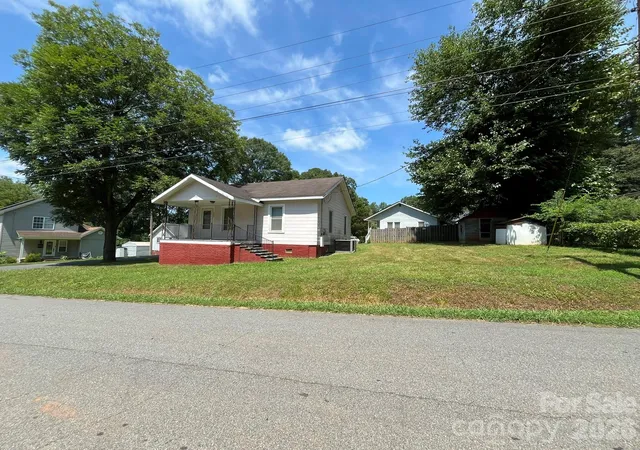 Homes for sale in Mount Holly, NC | 208 Bell St, Mount Holly, NC 28120 | MLS# 4401123