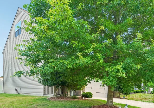Homes for sale in Mount Holly, NC | 204 Kingston Dr, Mount Holly, NC 28120 | MLS# 4401136