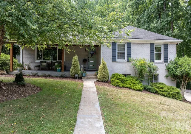 Homes for sale in North Wilkesboro, NC | 1007 I St, North Wilkesboro, NC 28659 | MLS# 4401159
