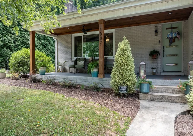Homes for sale in North Wilkesboro, NC | 1007 I St, North Wilkesboro, NC 28659 | MLS# 4401159