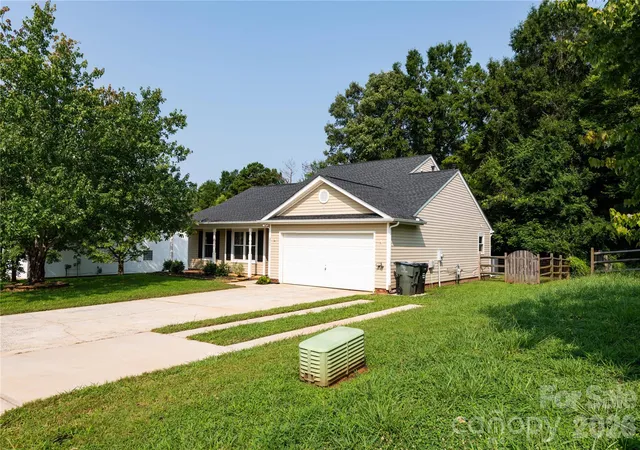Photo 3 of Single family home for sale at 266 Kendra Dr SW, Concord, NC 28025 | MLS# 4401162 | Listing updated on 2026-10-01