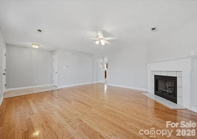 Photo 3 of Single family home for sale at 1968 8th Street Ln SE, Hickory, NC 28602 | MLS# 4401165 | Listing updated on 2026-09-01