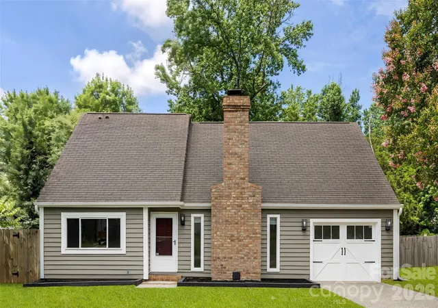 Photo 1 of Single family home for sale at 6719 Montezuma Trl, Charlotte, NC 28227 | MLS# 4401171 | Listing updated on 2026-09-26