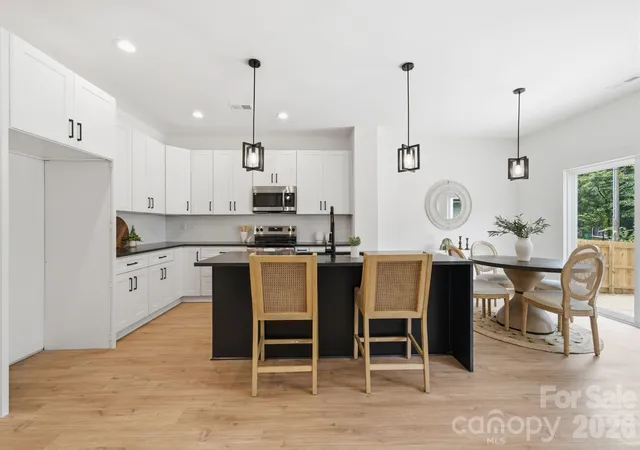 5th image of 1735 Byrum St, Charlotte, NC 28216 | MLS# 4401180