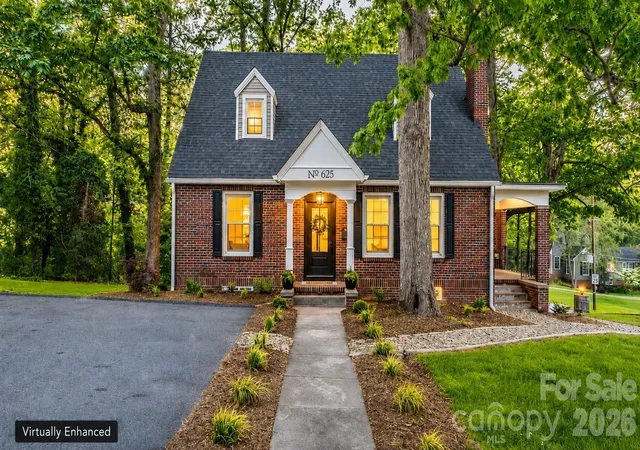 1st image of 625 4th Street Dr Nw, Hickory, NC 28601 | MLS# 4401185