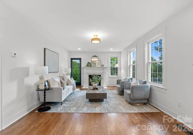 Photo 4 of Single family home for sale at 625 4th Street Dr NW, Hickory, NC 28601 | MLS# 4401185 | Listing updated on 2026-08-25
