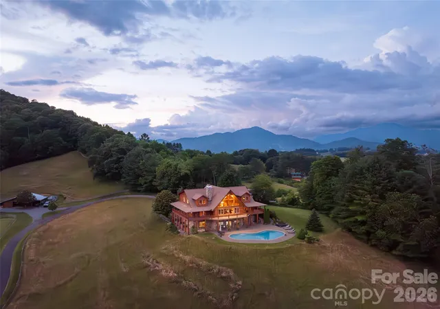 Photo 1 of Single family home for sale at 316 Stevenson Cvs Rd, Waynesville, NC 28785 | MLS# 4401193 | Listing updated on 2026-10-08