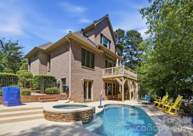 Photo 3 of Sale Pending at 166 Atlantic Way, Mooresville, NC 28117 | MLS# 4401198 | Listing updated on 2026-10-02